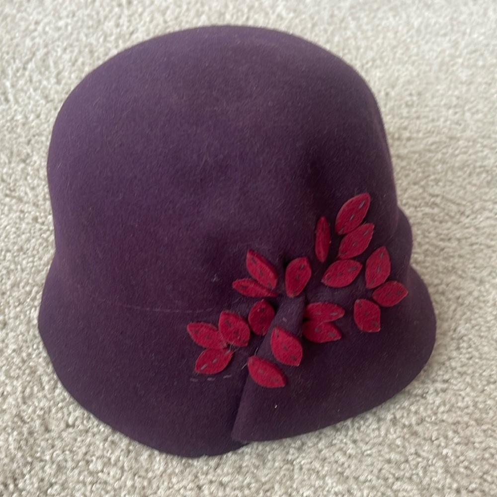 Wool hat for woman